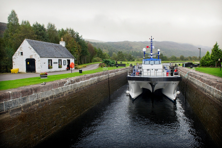 Kitty Petra, Caledonian Canal